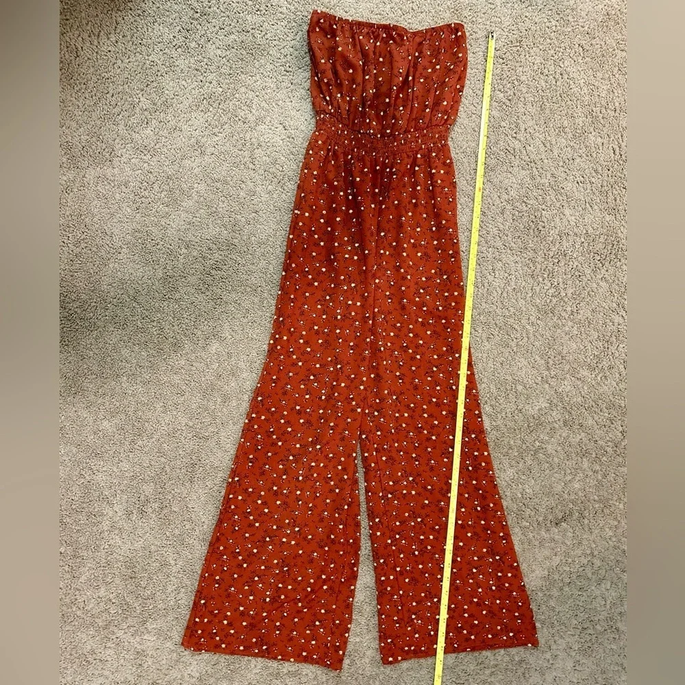 Forever 21 Rust Strapless Jumpsuit with Floral Pattern Size Small NWOT - Picture 6 of 8